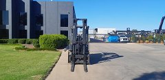 Used equipment: Crown CG25E